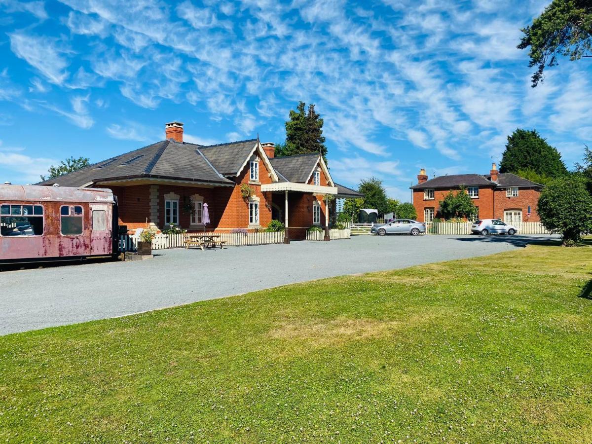 The Booking Office, Stoke Edith Station 赫里福德 外观 照片